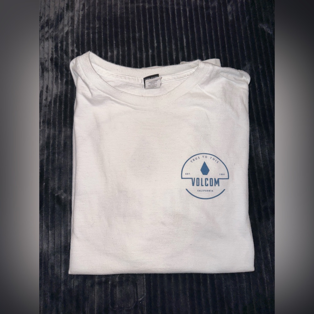 Men’s Volcom tee